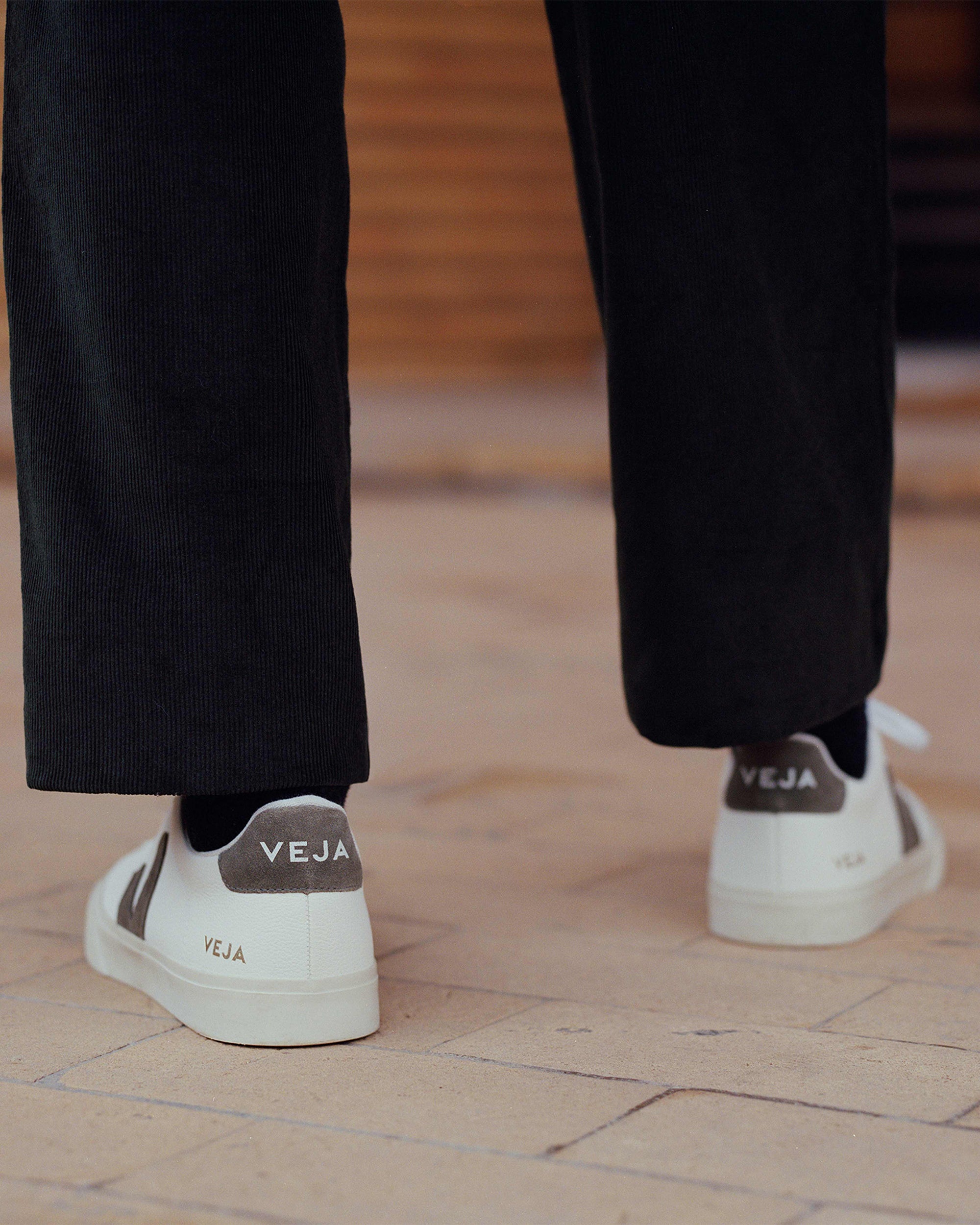 Veja Campo - Extra White Khaki