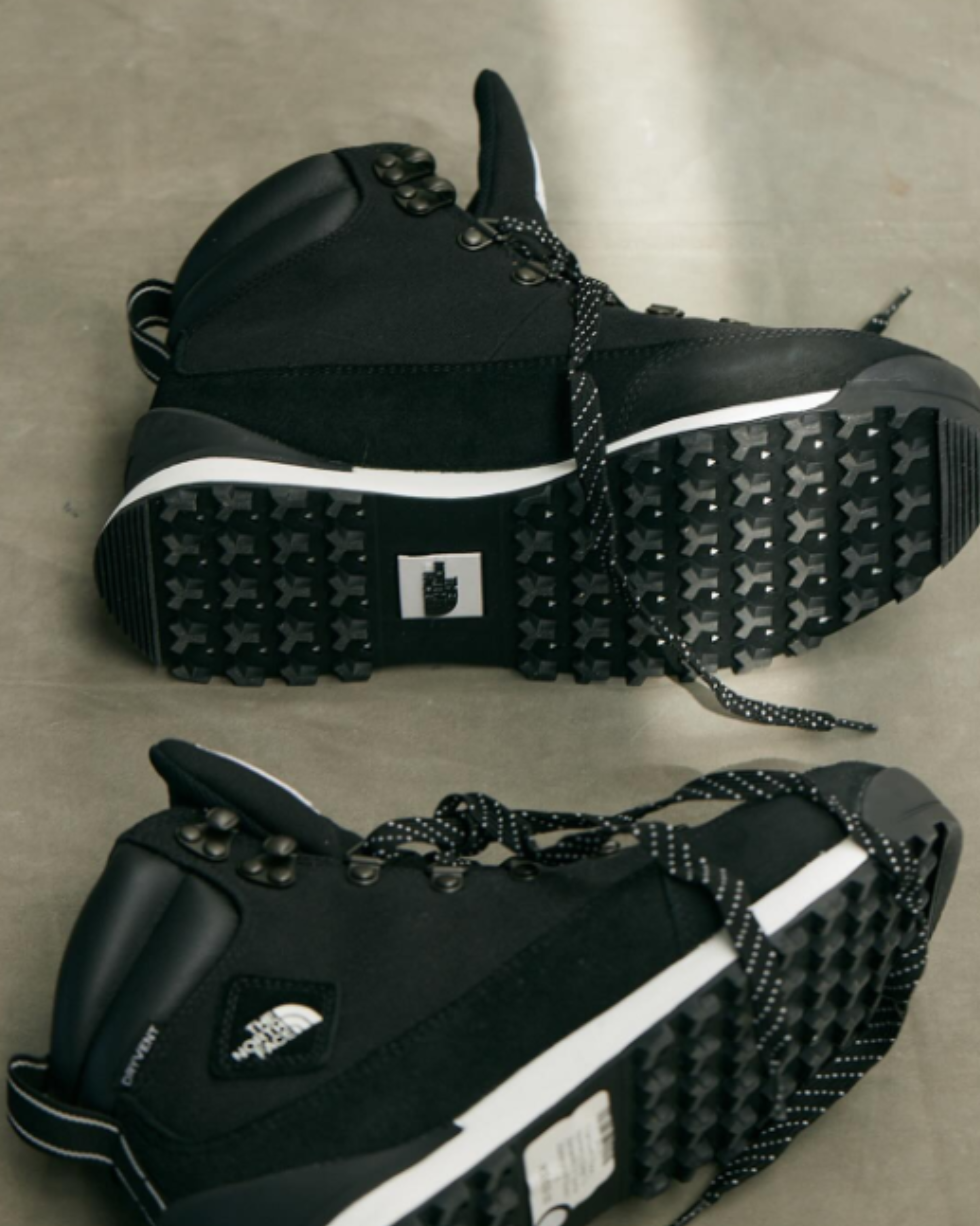 The North Face - Men's Back-to-Berkeley IV Textile- Black/White