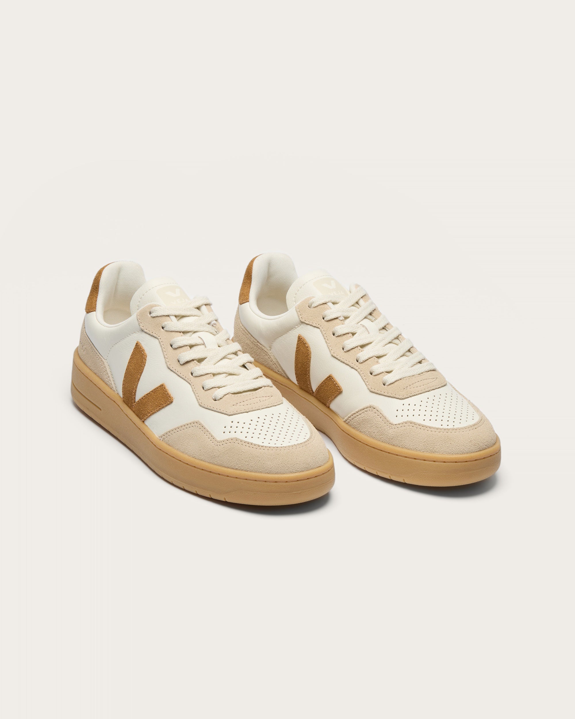 Veja V-90 - Pure Camel Almond Natural