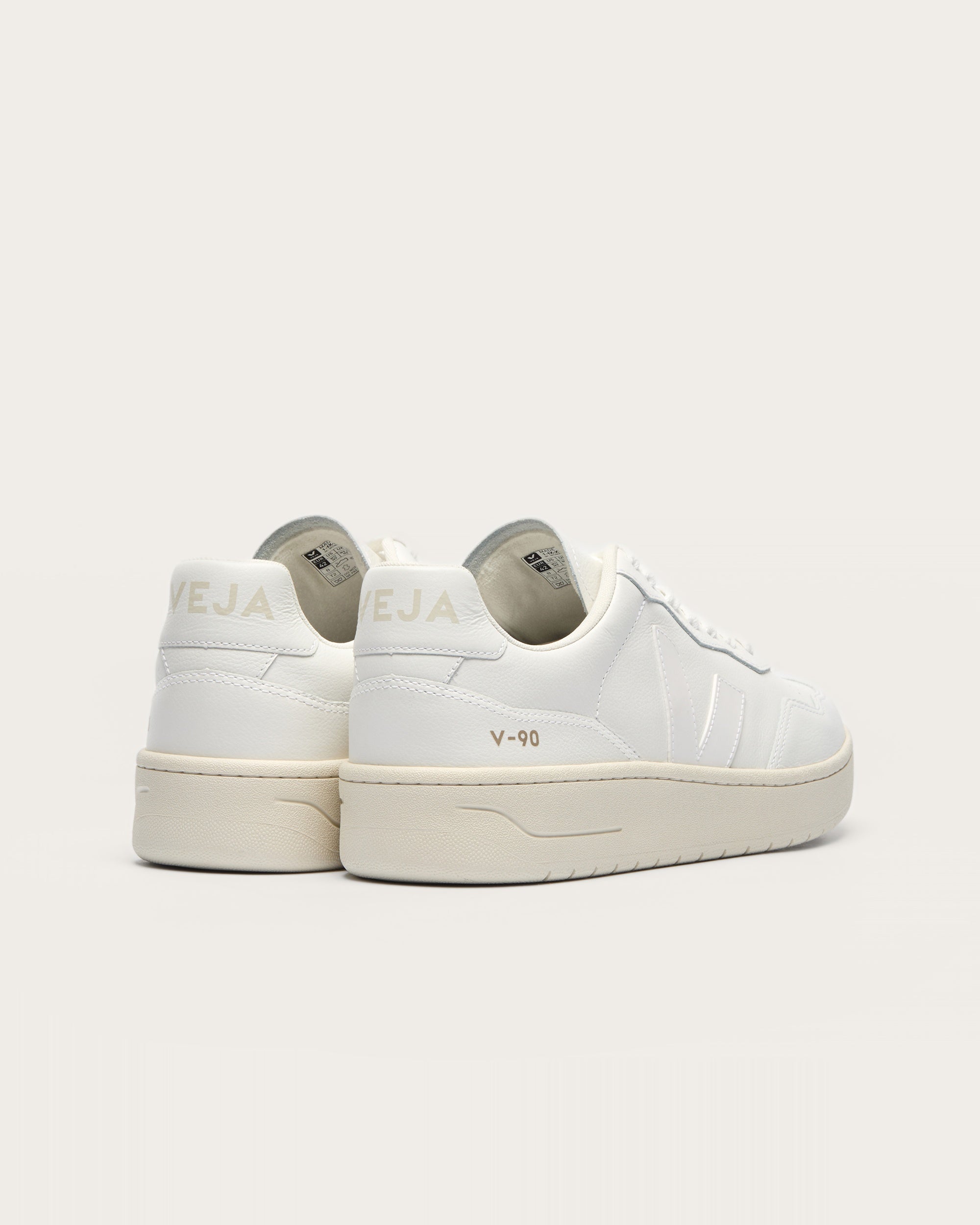 Veja V-90 - Extra White