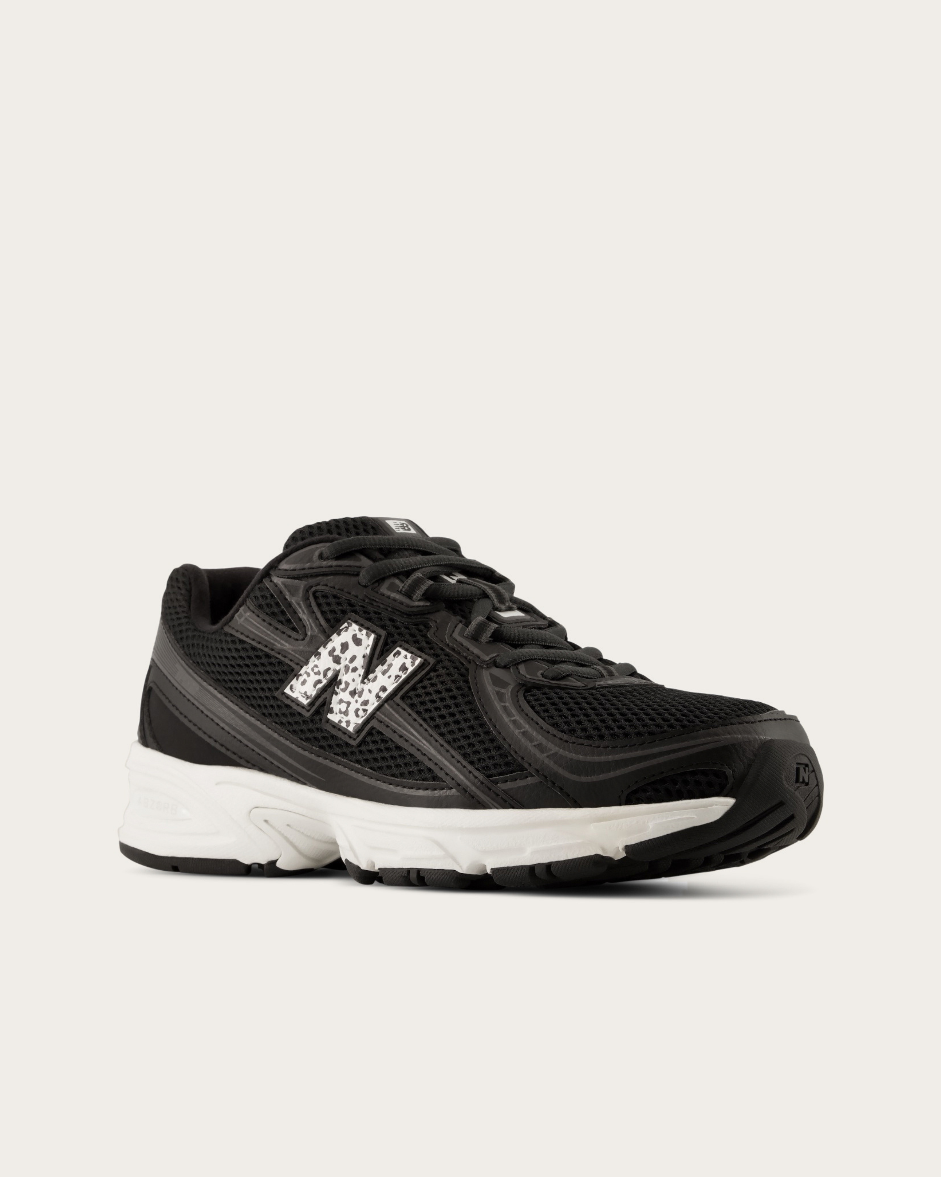 New Balance 740 - Black with Sea Salt