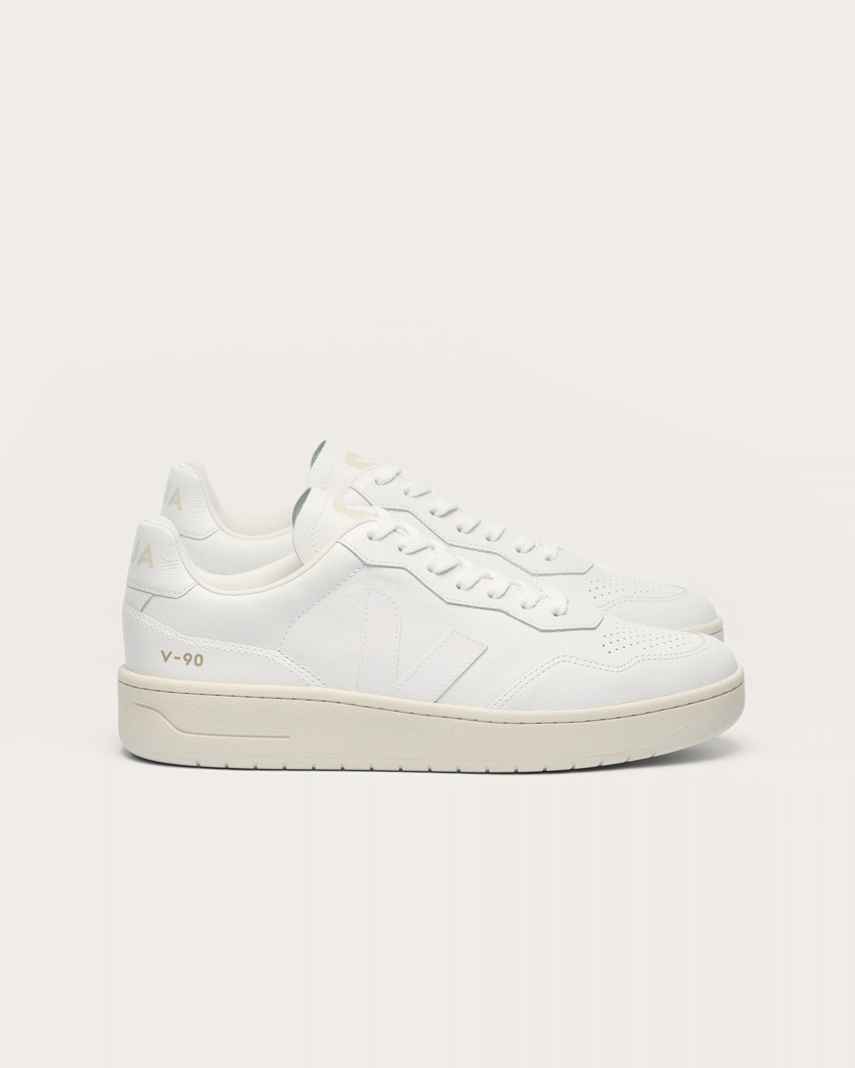Veja V-90 - Extra White