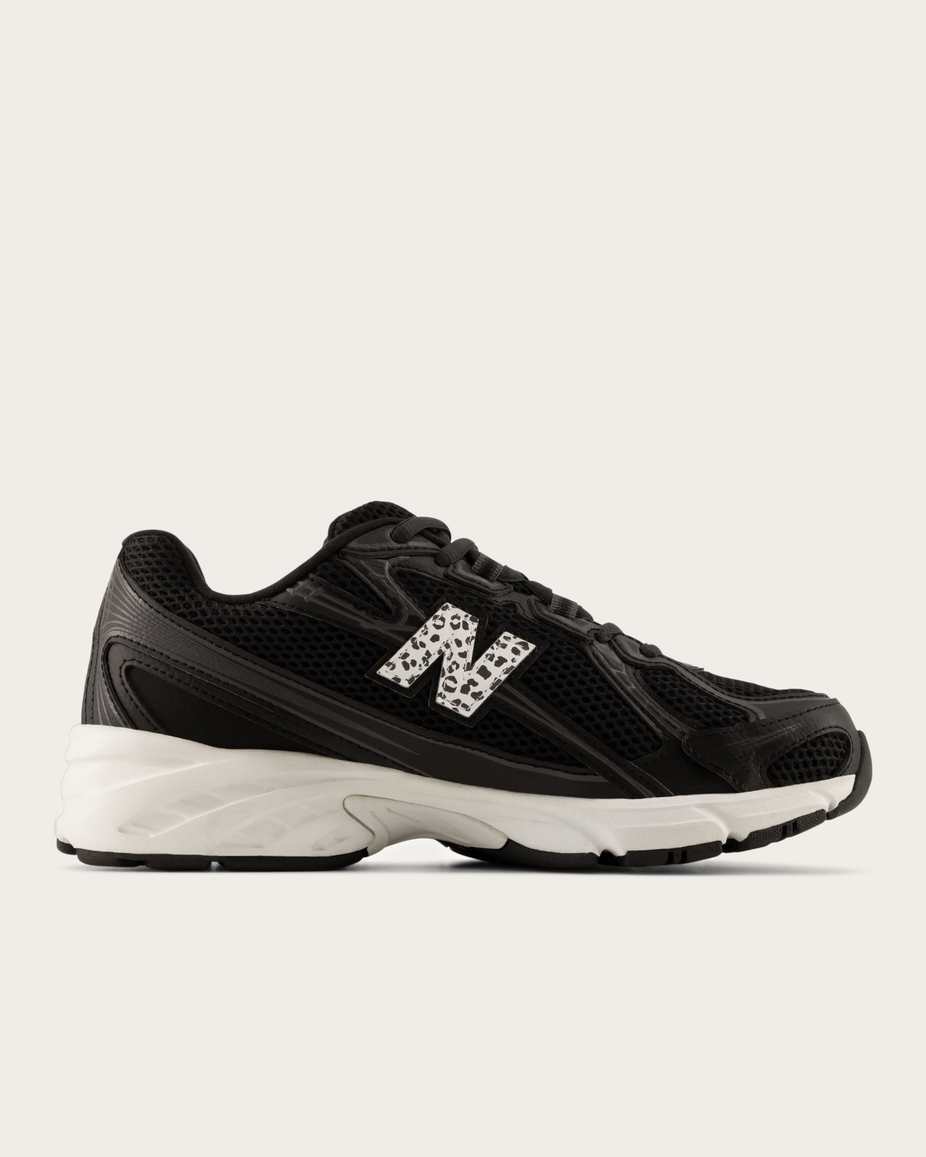 New Balance 740 - Black with Sea Salt