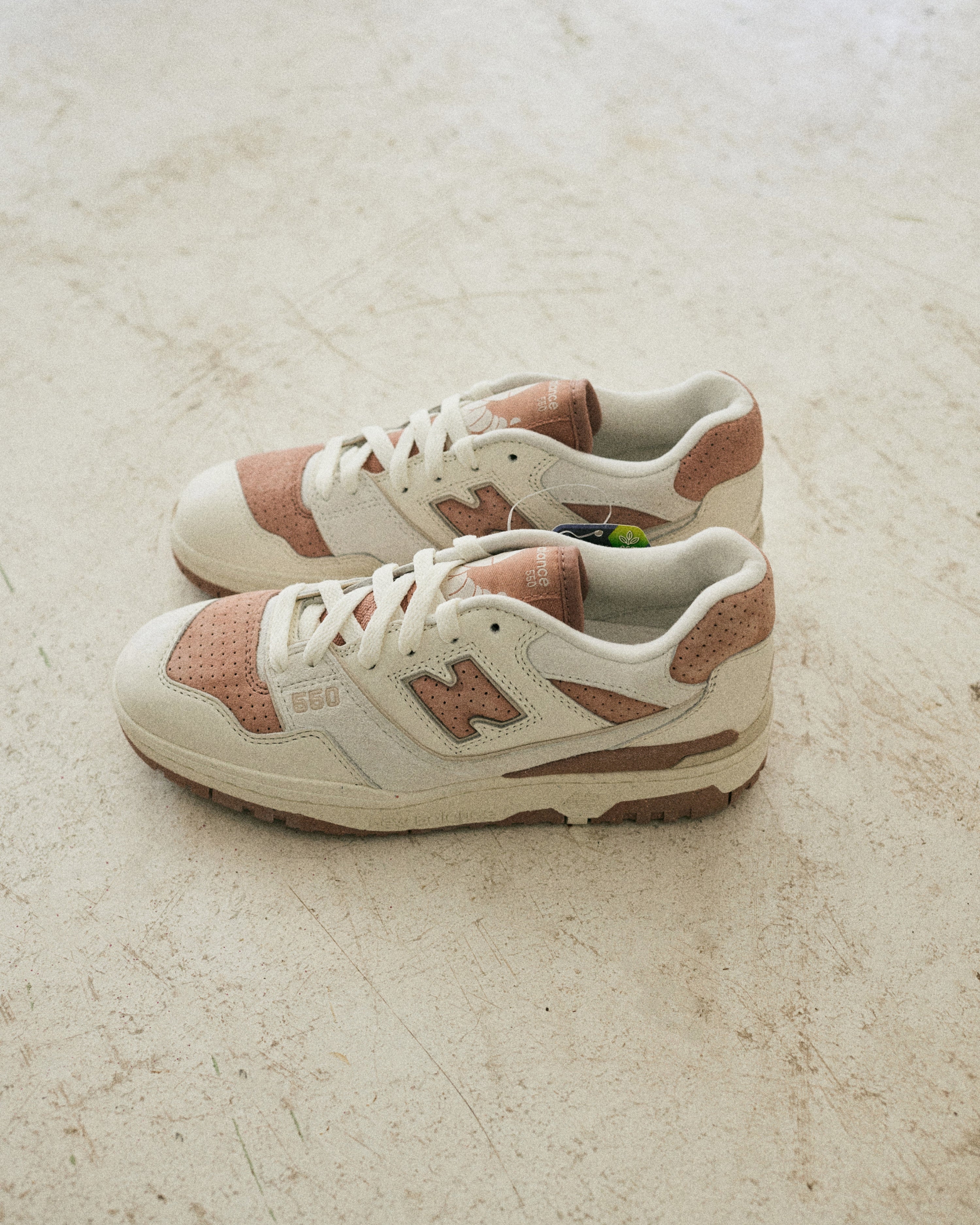 New Balance 550 - Sea Salt With Landslide