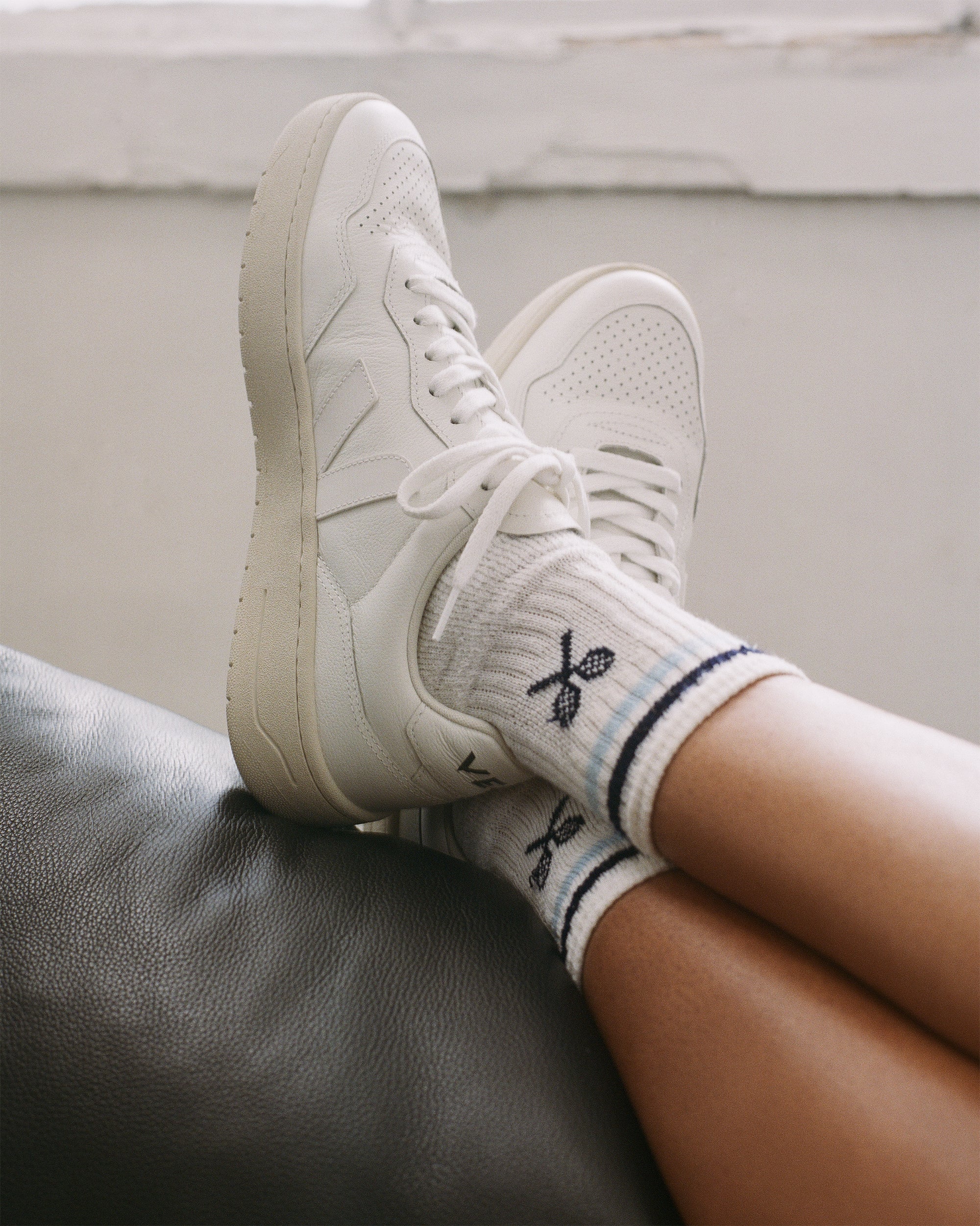 Veja V-90 - Extra White