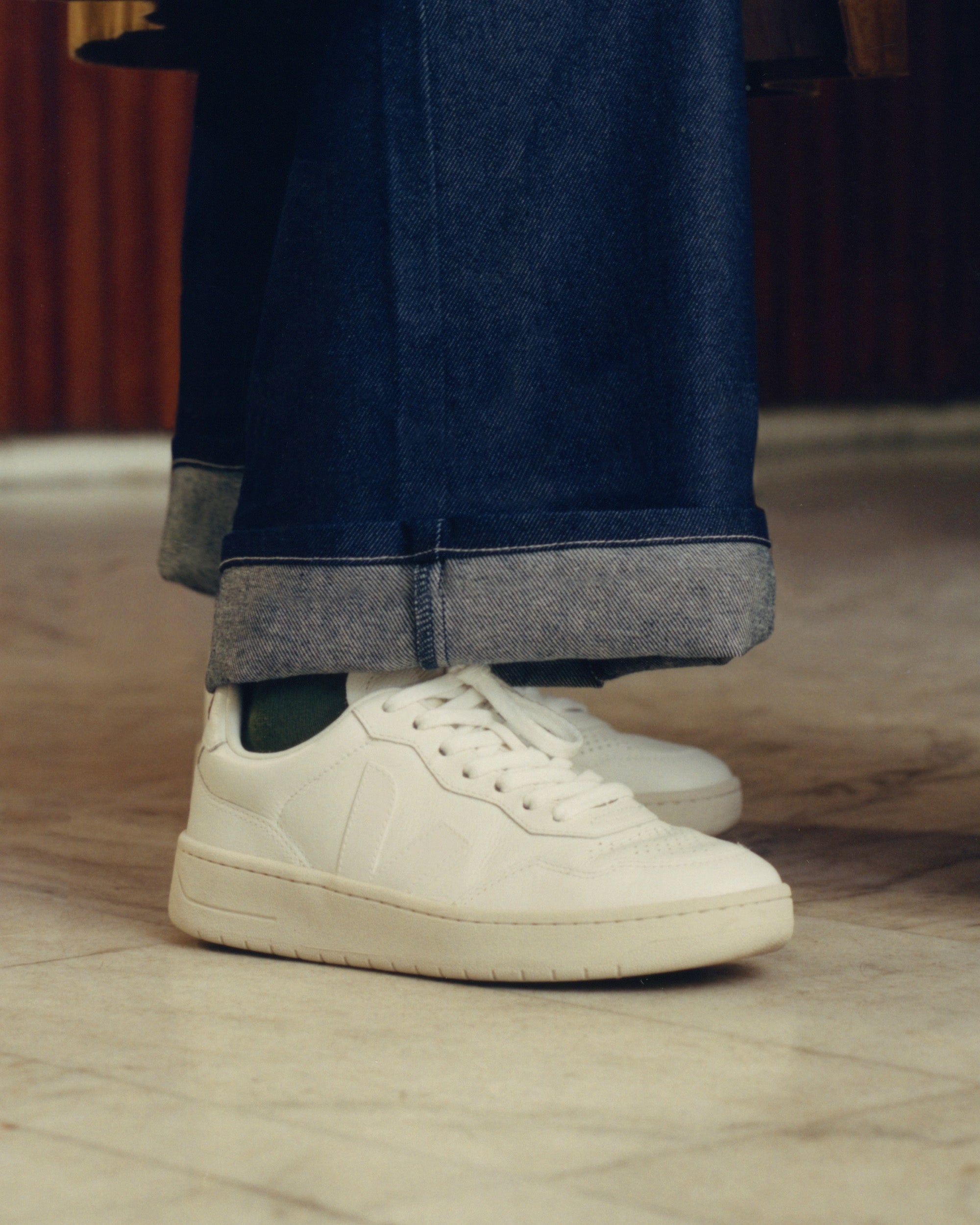 Veja V-90 - Extra White